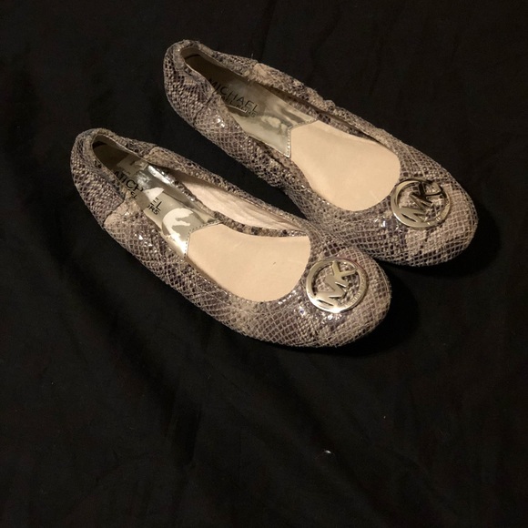 Michael Kors snake skin flats - Picture 2 of 6